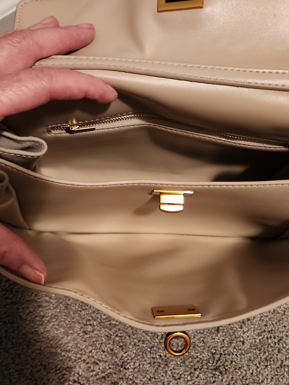 Price Drop ♡♡♡ Verano Hill Suede Shoulder Bag - Picture 5 of 16